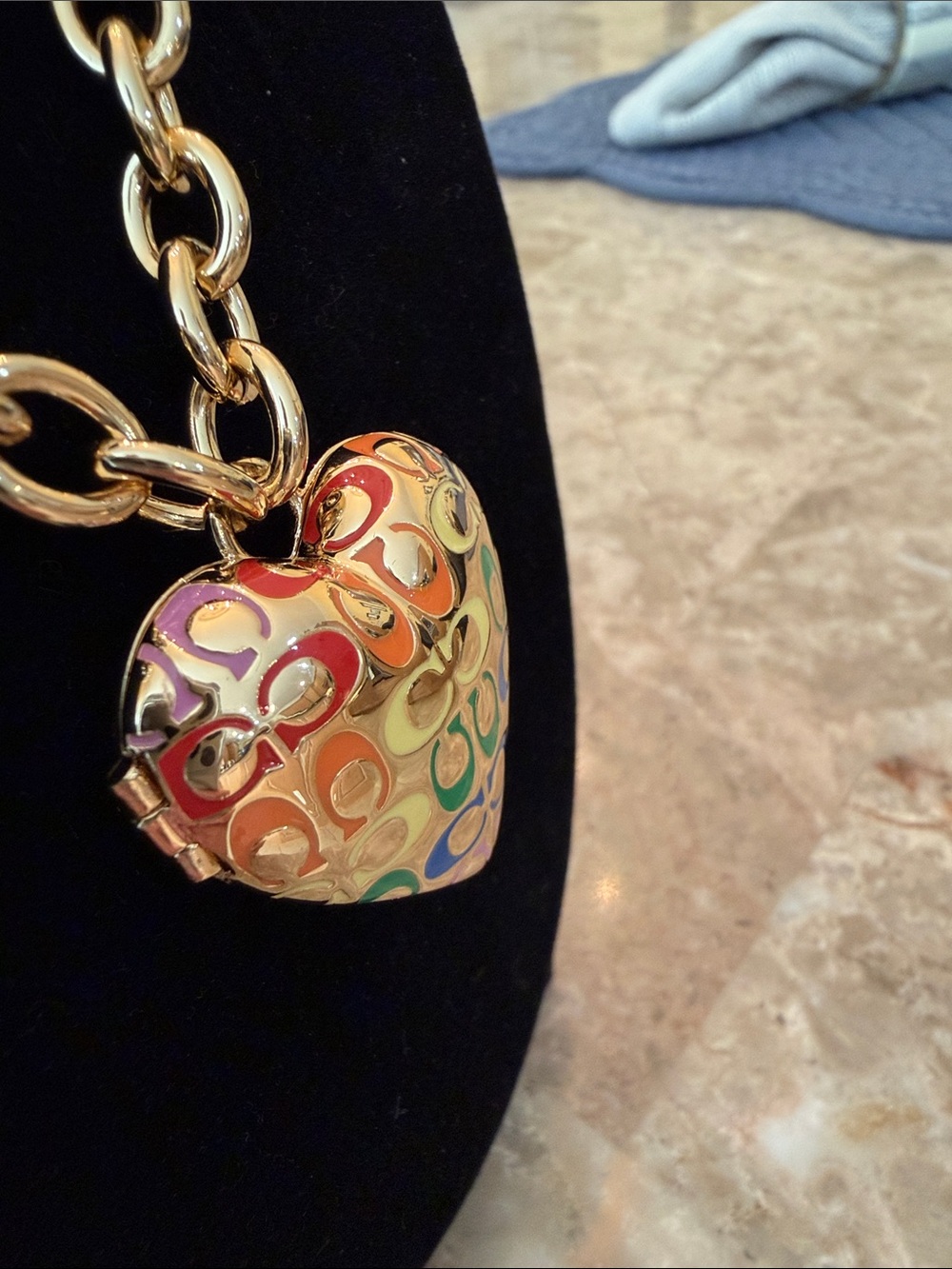 Coach Gold-Tone Link Necklace with Multicolor Enamel Heart Locket/pendant NWT - Picture 15 of 17